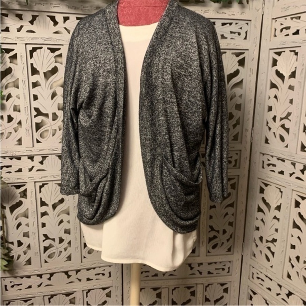 Jessie Blu Black & Gray Heathered Open Slouch-pocket cardigan Small